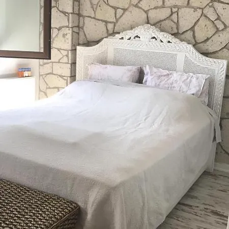 Villa Izmir Alacati'da Ozel Havuzlu Luks Kiralik *
