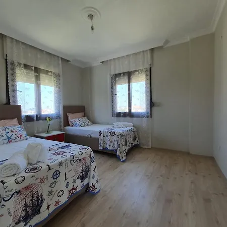 Izmir Alacati'da Ozel Havuzlu Luks Kiralik Villa