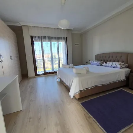 Izmir Alacati'da Ozel Havuzlu Luks Kiralik Villa